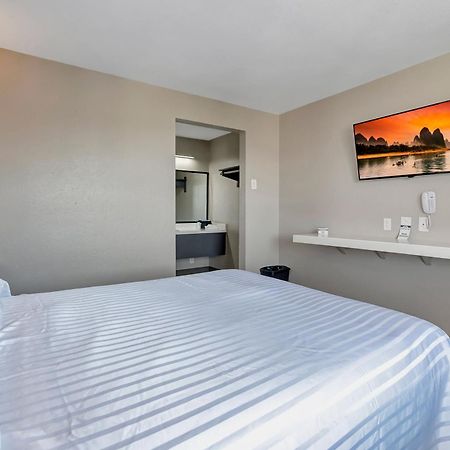 Morada Inn Westminster Extérieur photo